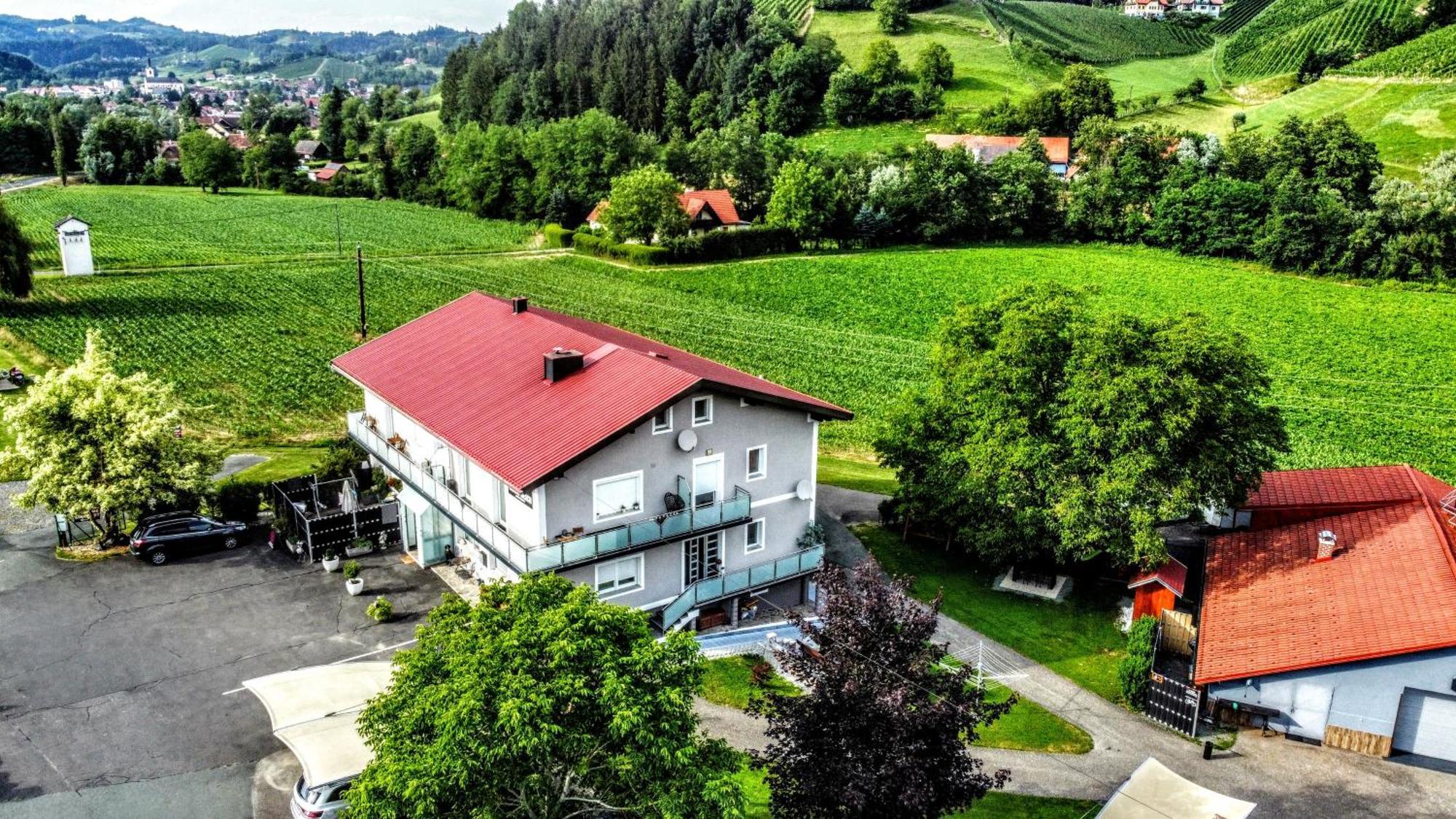 Claus Resch Appartements Лойчах Экстерьер фото
