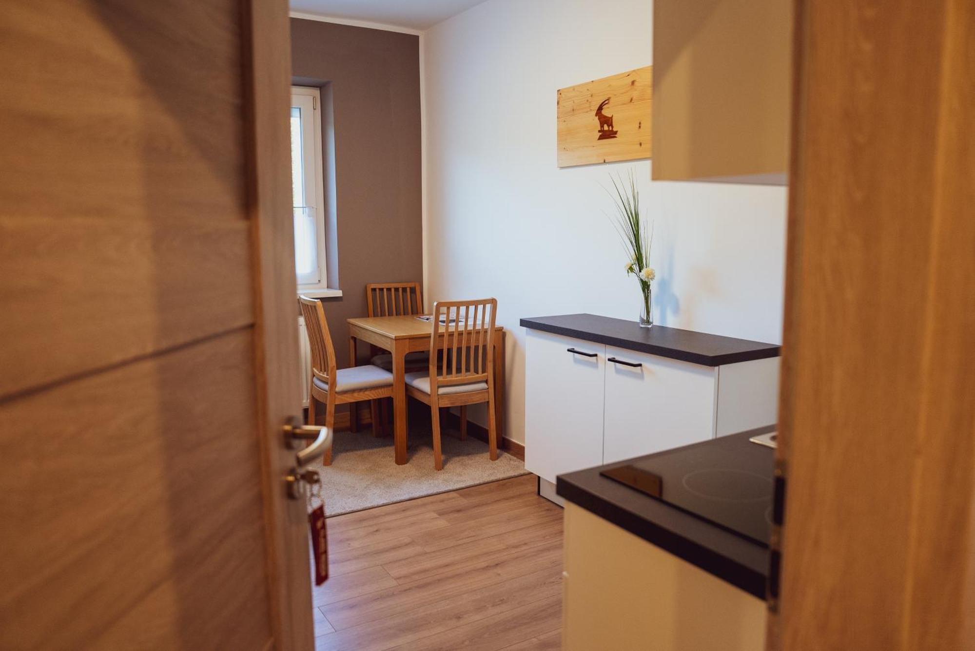 Claus Resch Appartements Лойчах Экстерьер фото